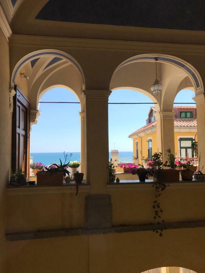 Bed and breakfast Palazzo Conforti 3*